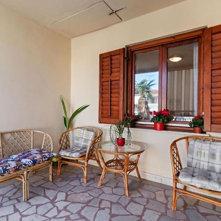 Appartement Olivia à Poreč Extérieur photo
