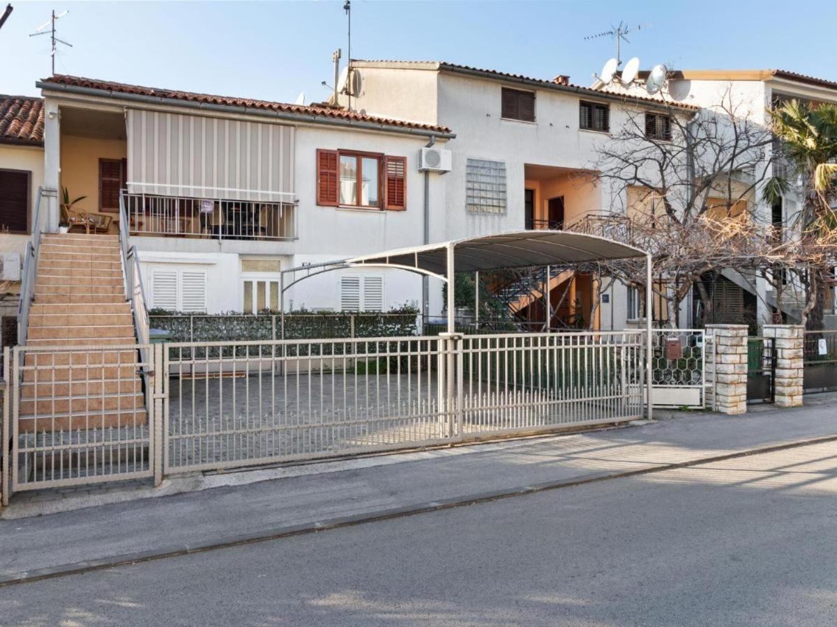 Appartement Olivia à Poreč Extérieur photo