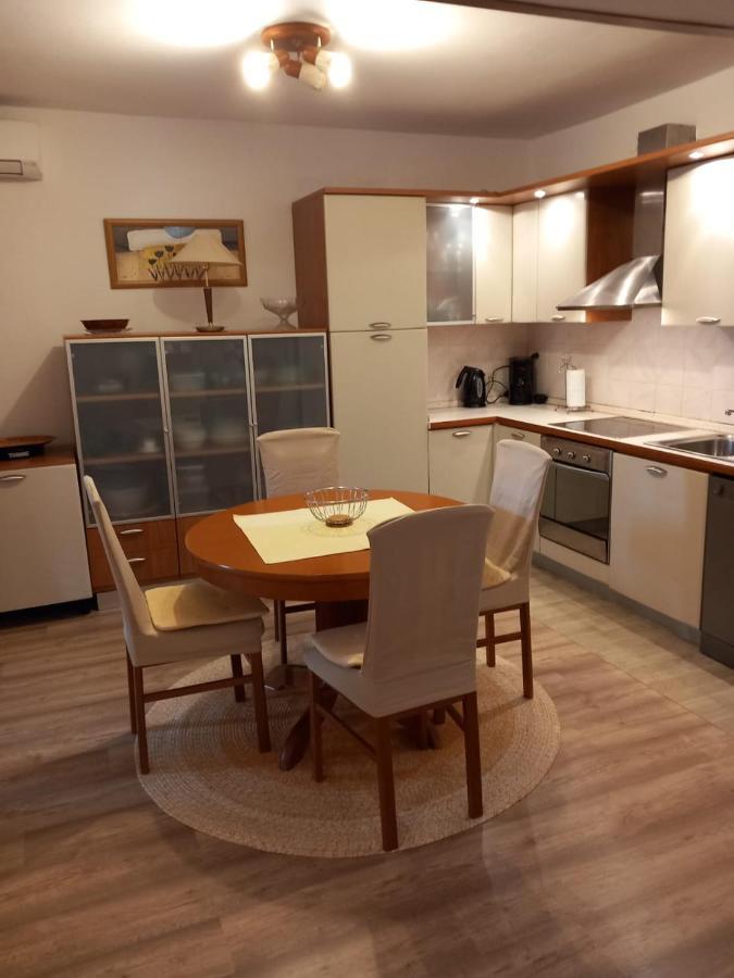 Appartement Olivia à Poreč Extérieur photo
