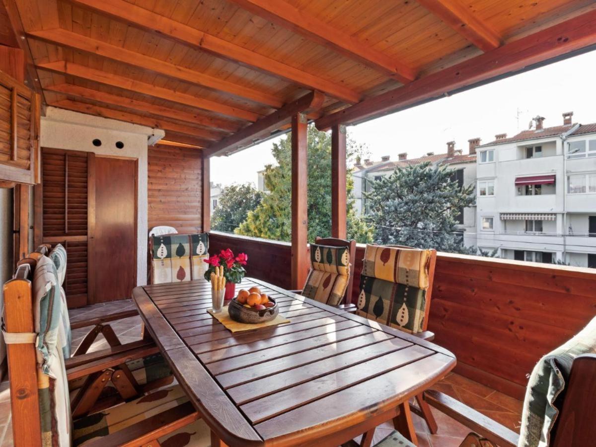 Appartement Olivia à Poreč Extérieur photo